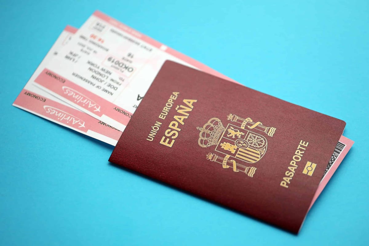 Pasaporte español: nacionalidad por residencia
